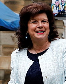 الین سی اسمیت (Elaine C. Smith)